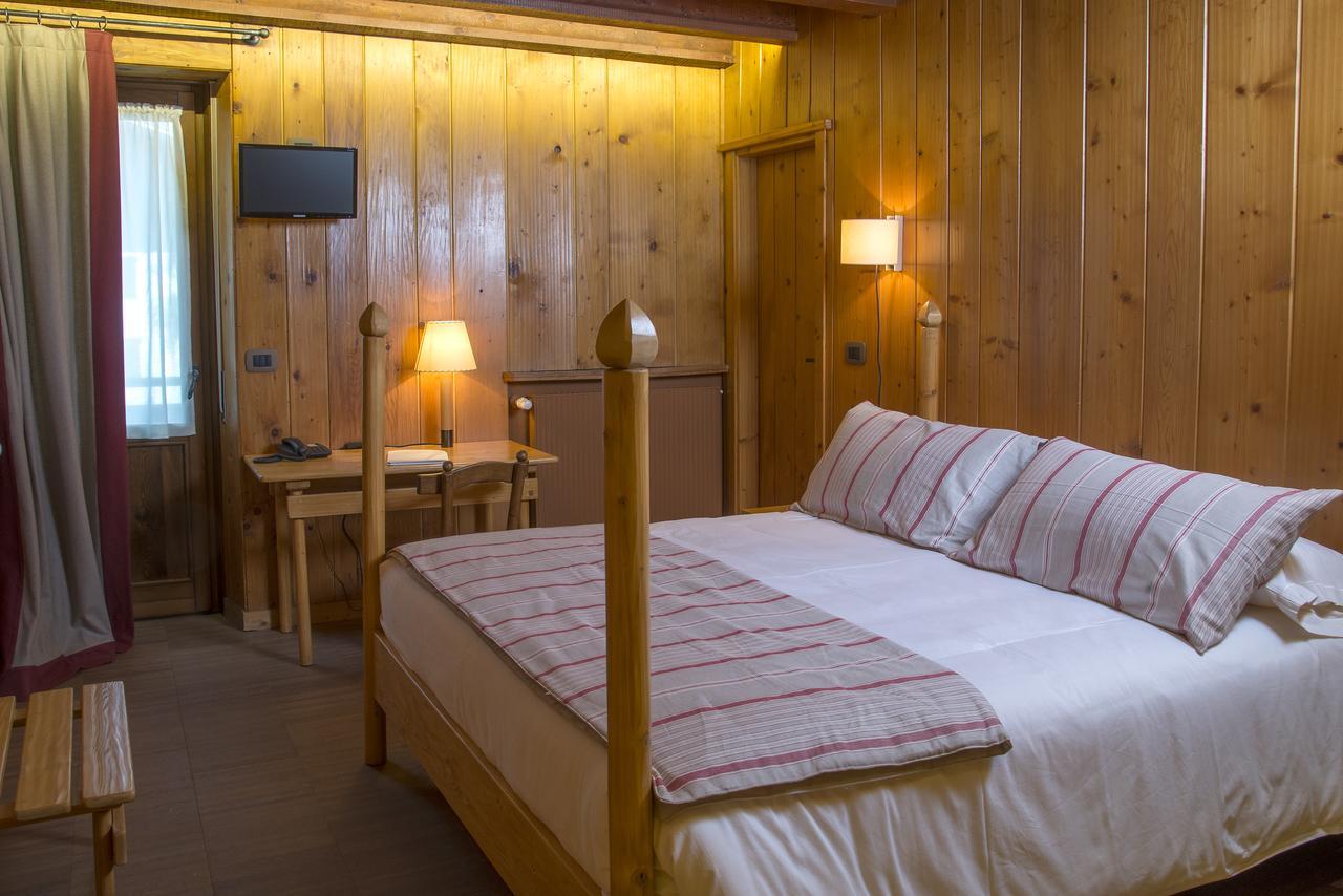 Albergo Ristorante Bucaneve Bielmonte エクステリア 写真