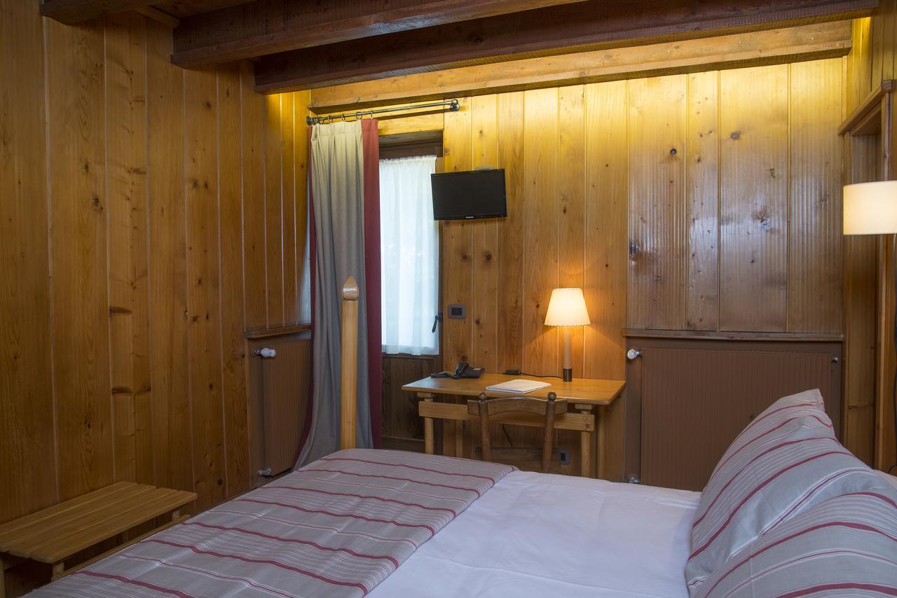 Albergo Ristorante Bucaneve Bielmonte エクステリア 写真