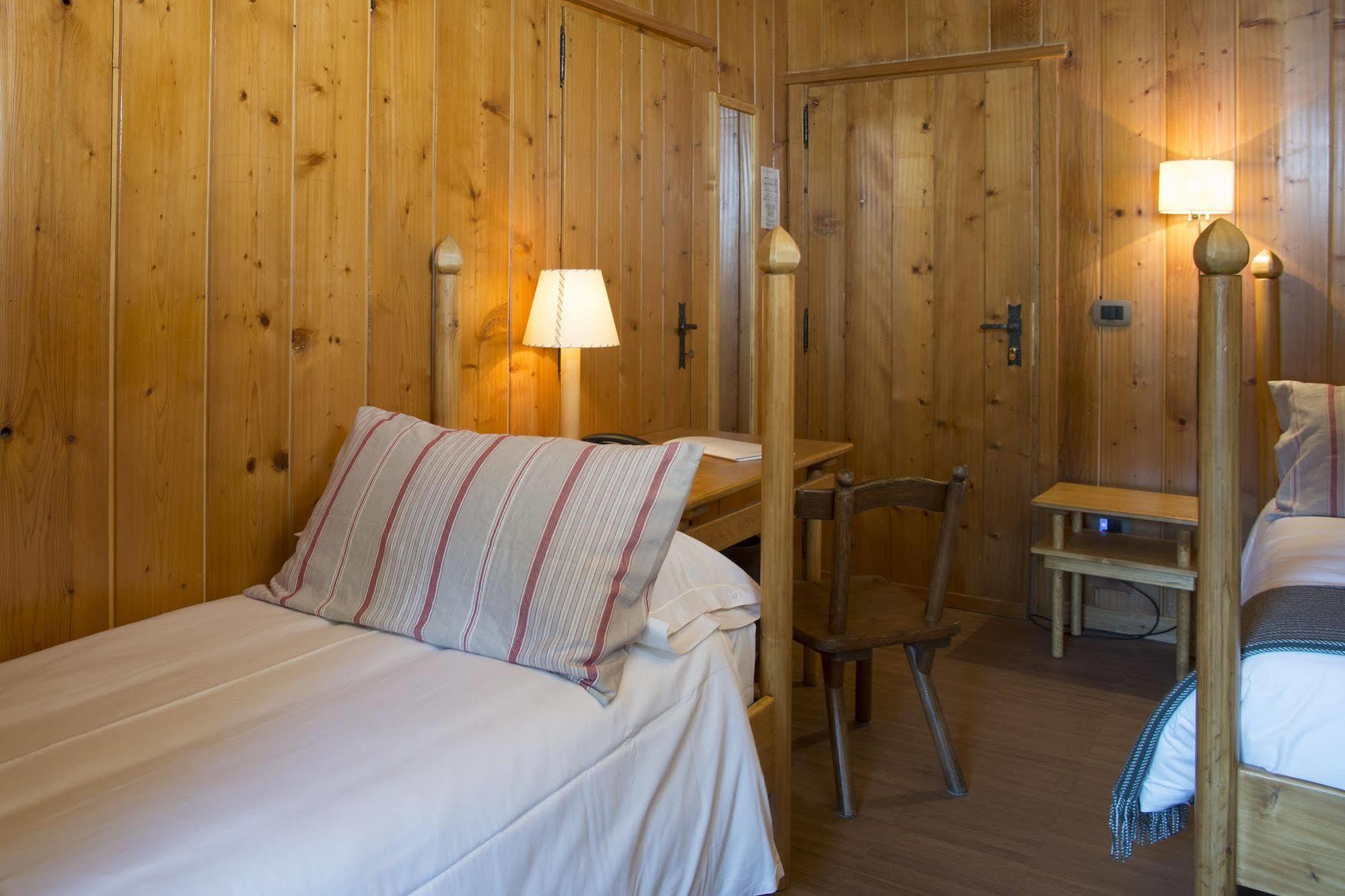 Albergo Ristorante Bucaneve Bielmonte エクステリア 写真